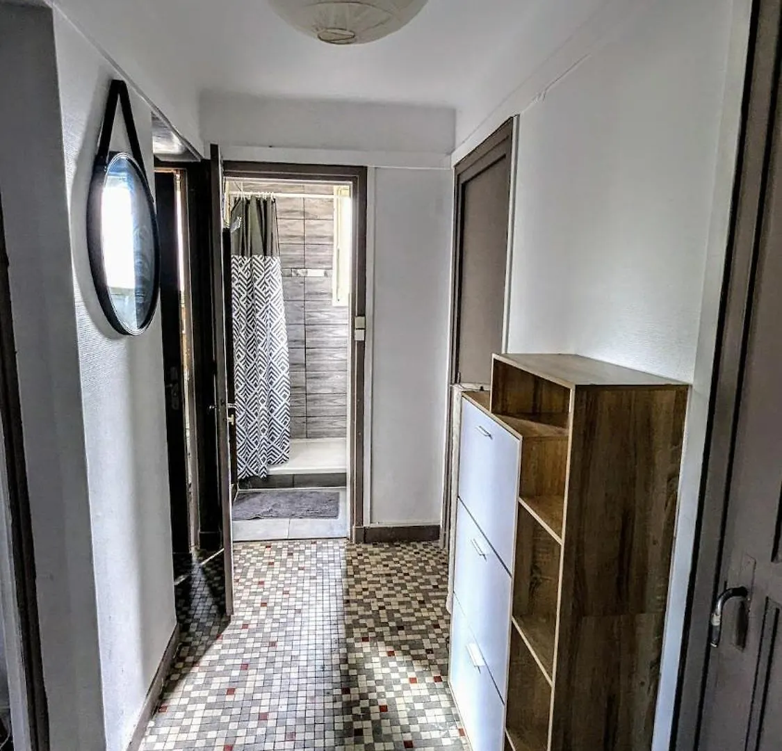 Chambre Privee Lyon ウラン 0*,