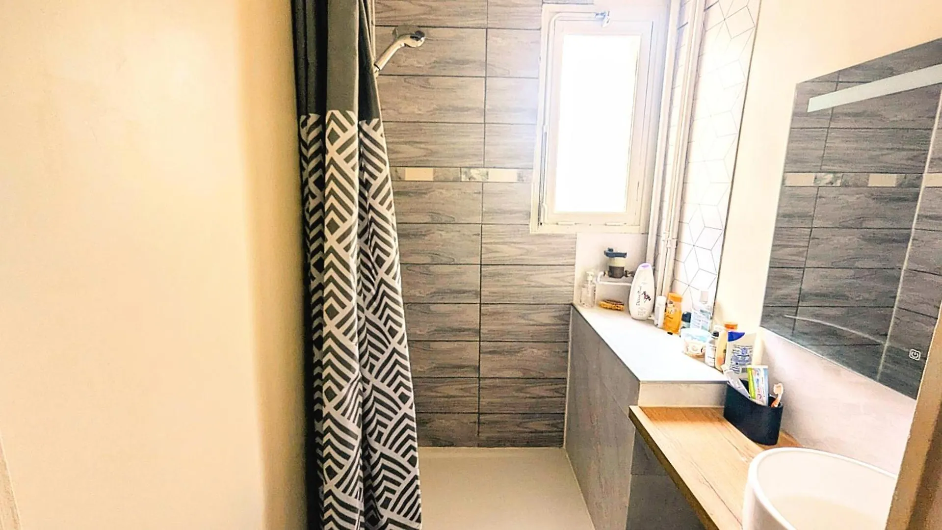 Chambre Privee Lyon Oullins Francia